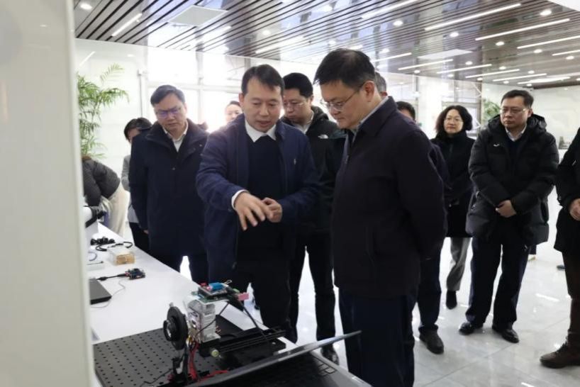 EDDA6C986448F5EC84EEAC1E860_AB1B42D1_F553