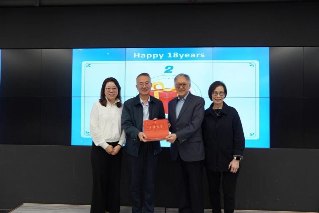 D03166564B2E7AF1CF7B1D2F98D_EF8F211E_CD00